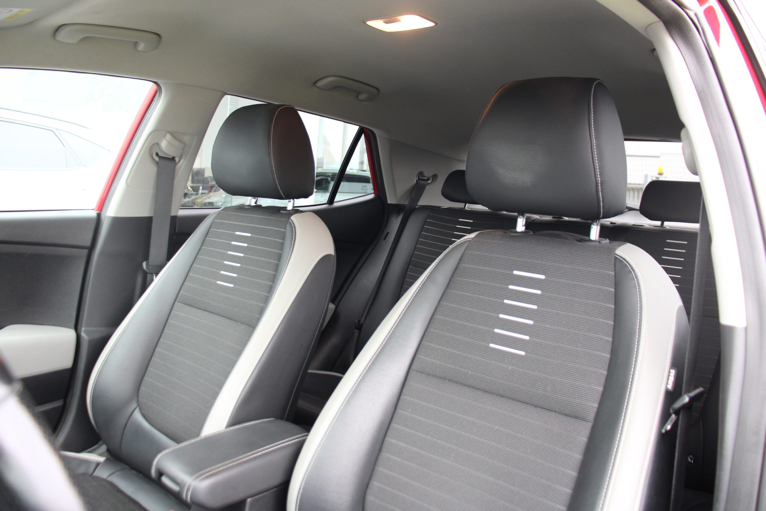 KIA STONIC 1.0T Autom 120PK *CAM*APPLE/ANDROID*AFN.TREKHAAK*