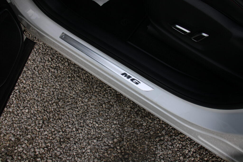 MG HS ICE 1.5T Automaat 162PK *CAM*APPLE/ANDROID*ZETELVERW* - Afbeelding 16